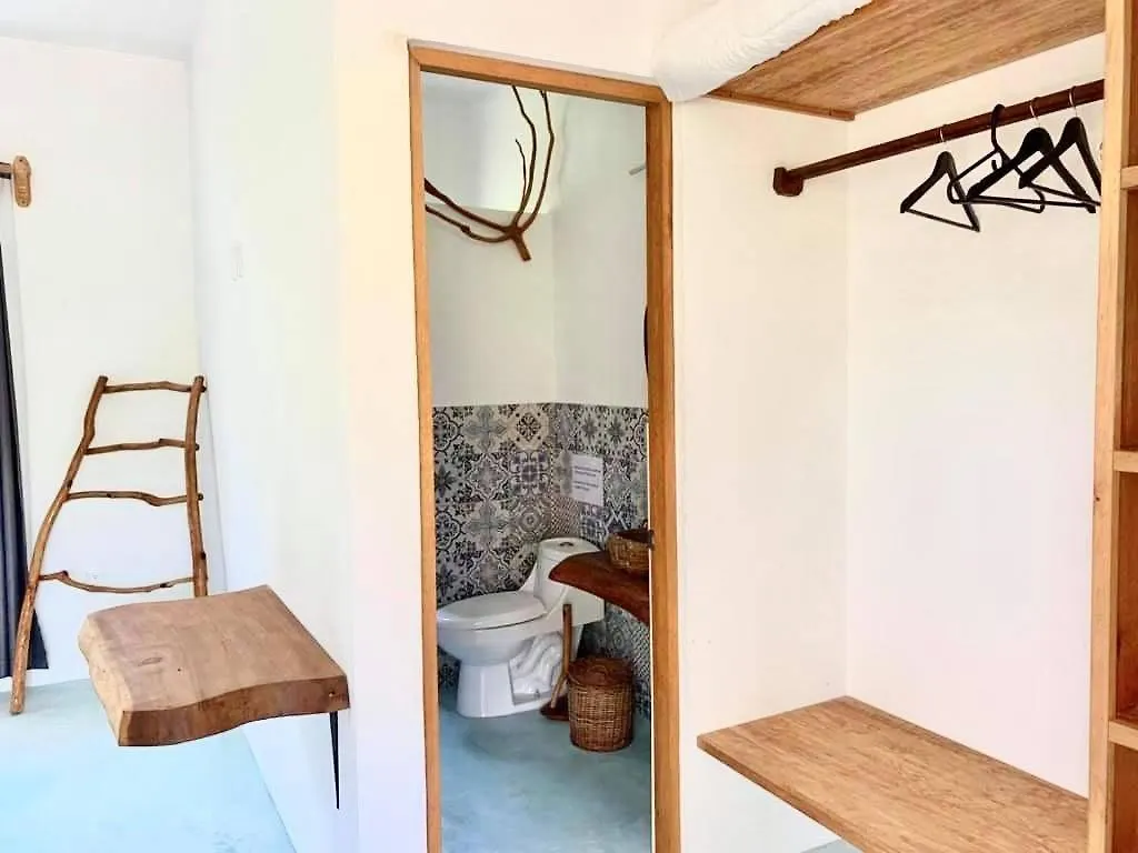 Homestay Peaceful Earth House, Sacbe Apartment Playa del Carmen Mexico